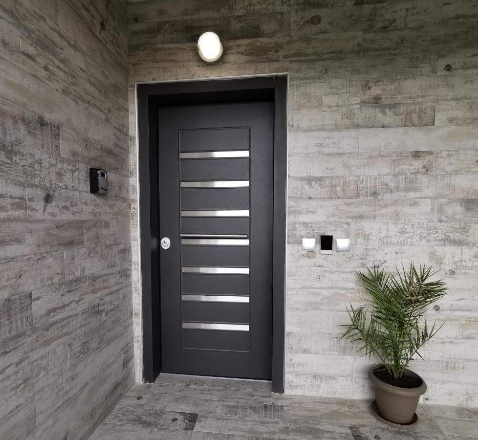 Family Apartment Zornitsa Néa Fókaia المظهر الخارجي الصورة
