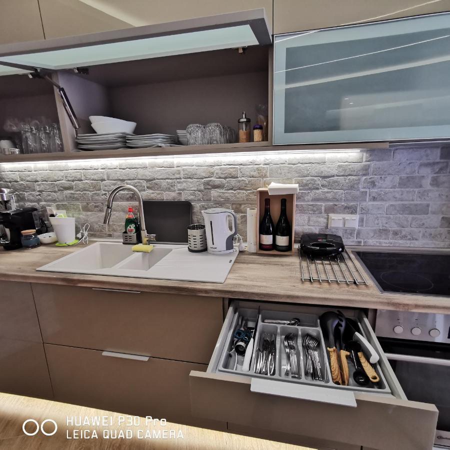 Family Apartment Zornitsa Néa Fókaia المظهر الخارجي الصورة